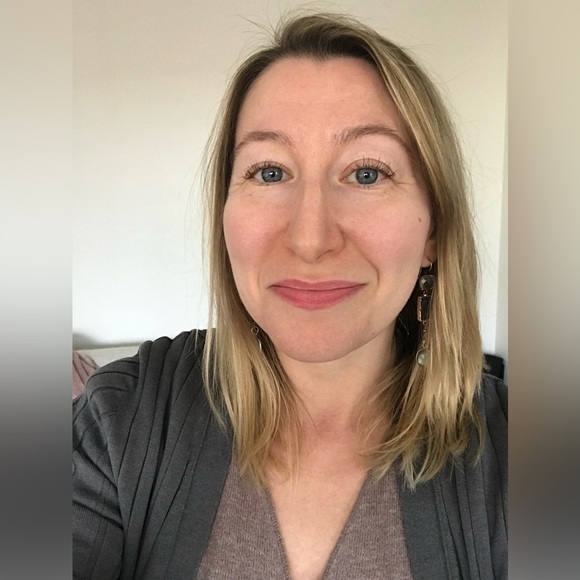 Meet your Posher, Stephanie - Picture 2 of 2